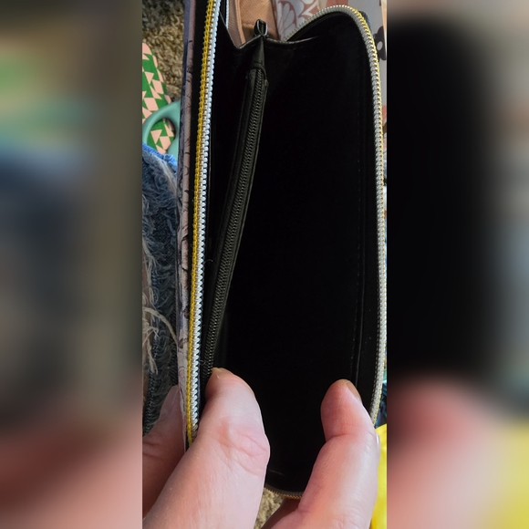 Skull & Roses Wallet - Picture 9 of 11